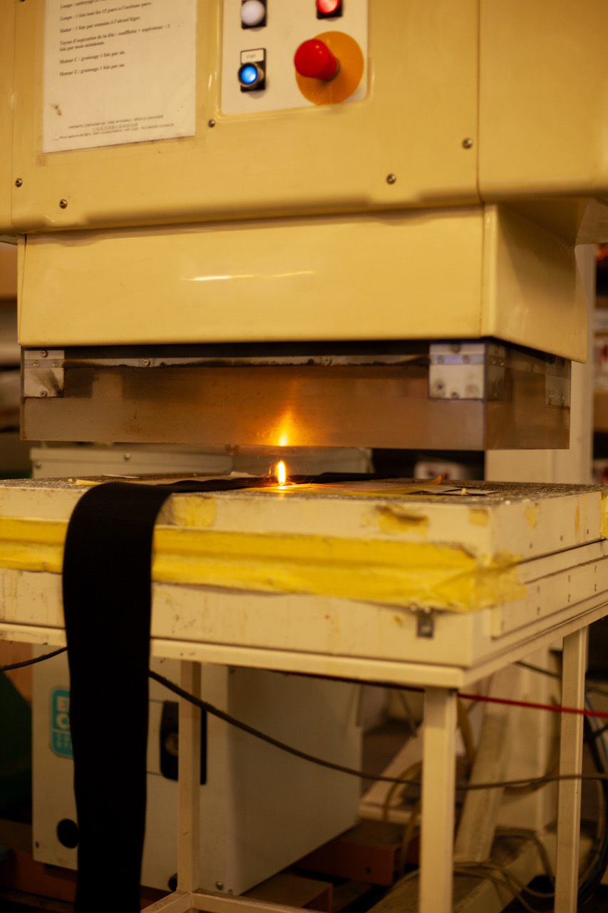 Laser